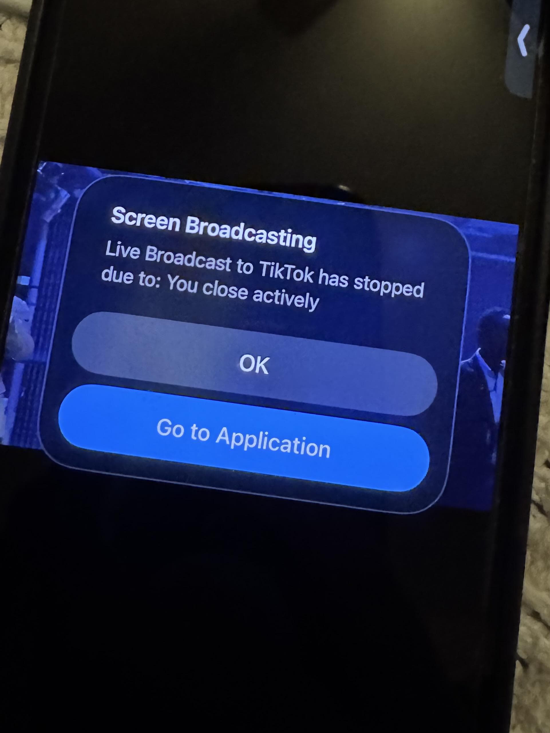 I’m trying to stream mobile game screen share while streaming a video but I keep getting this message